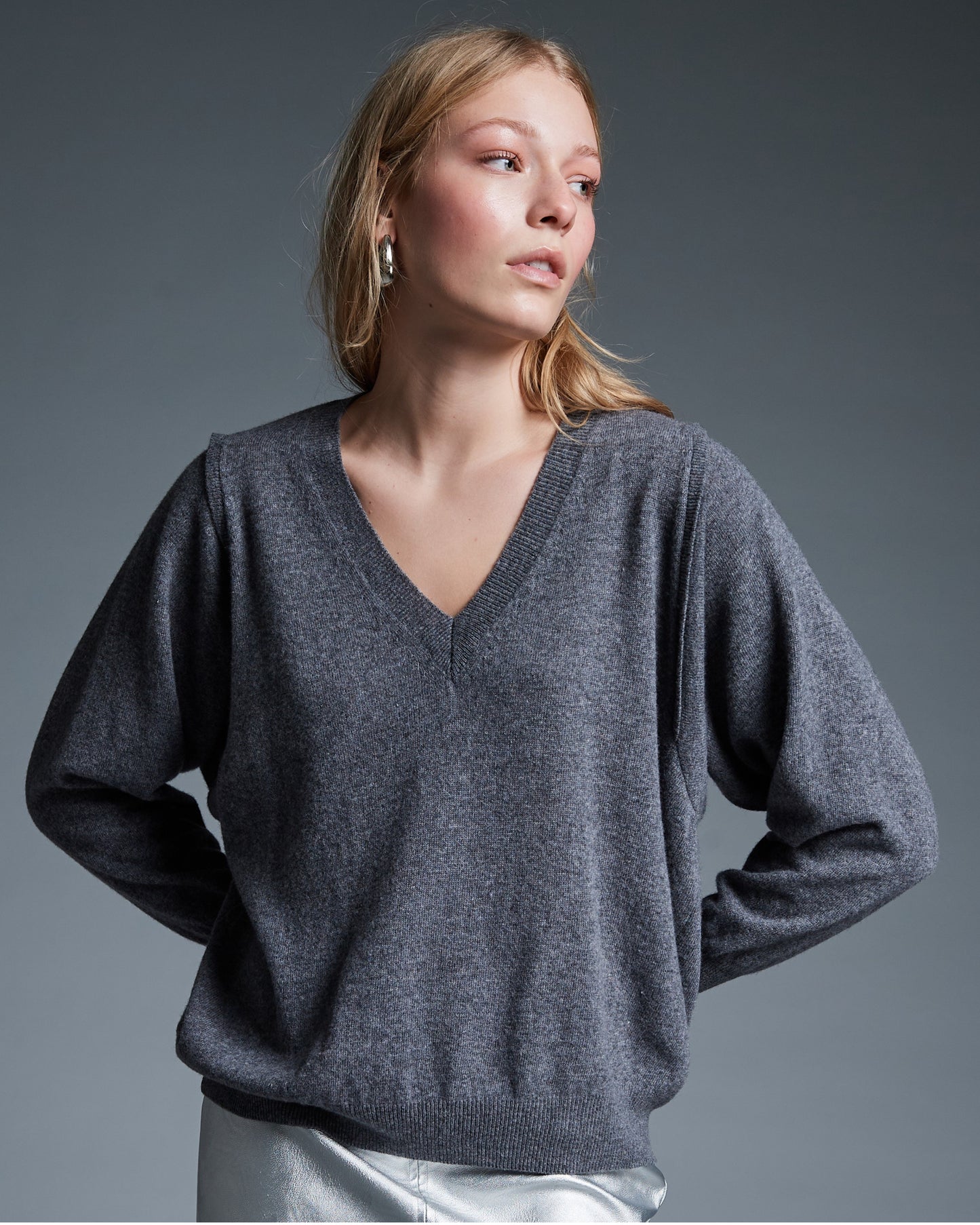 FLOOR Sweater V-Neck